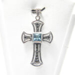 Cruciulita din argint cu marcasite si topaz albastru - model oriental - P185A1F-2 - imagine 3