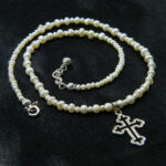 Colier choker handmade cu perle albe si cruciulita argint - Unicat - L205A11C-2