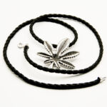 Colier unisex cu snur si pandantiv Marihuana - CL145A19G