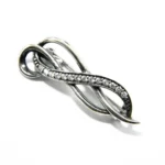 Brosa din argint cu simbolul infinitului