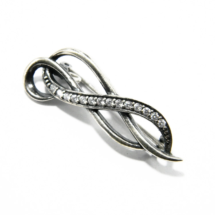 Brosa din argint cu simbolul infinitului