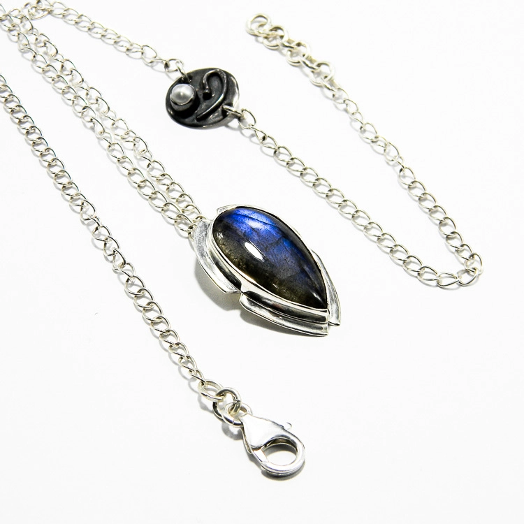 Colier statement din argint cu labraorit si perla